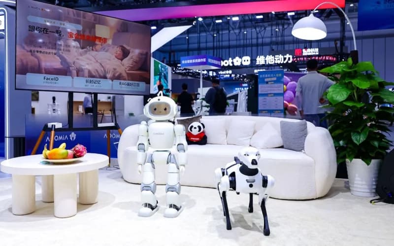 Jelajahi AiMOGA Mobo: Robot Rumah Cerdas yang Selalu Memahami Kebiasaan Setiap Penghuni!